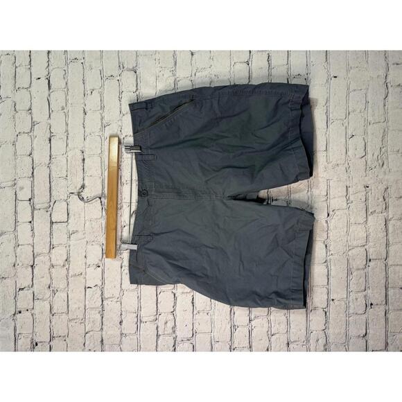 Men's Casual Shorts Size 42 by Red Head Brand Co - Picture 1 of 4